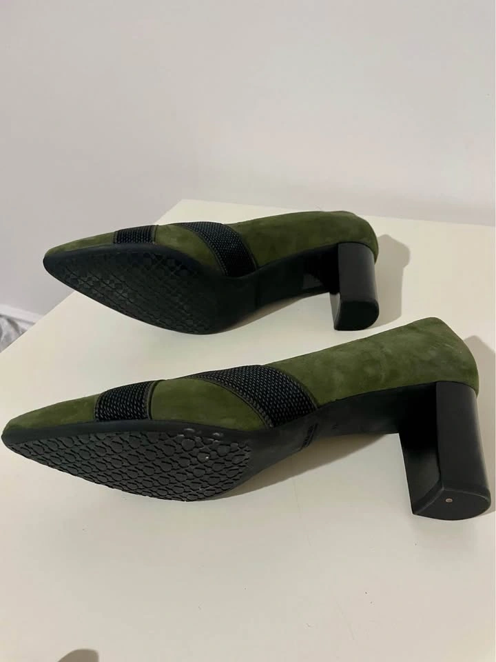 Peter Kaiser Olive Green Suede Pumps Black Cross-Strap Size 10 - photo 4