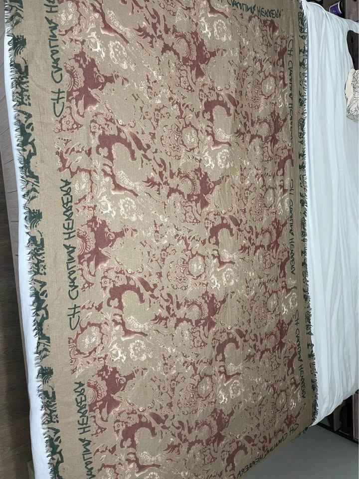 Carolina Herrera Patterned Scarf Shawl - photo 3