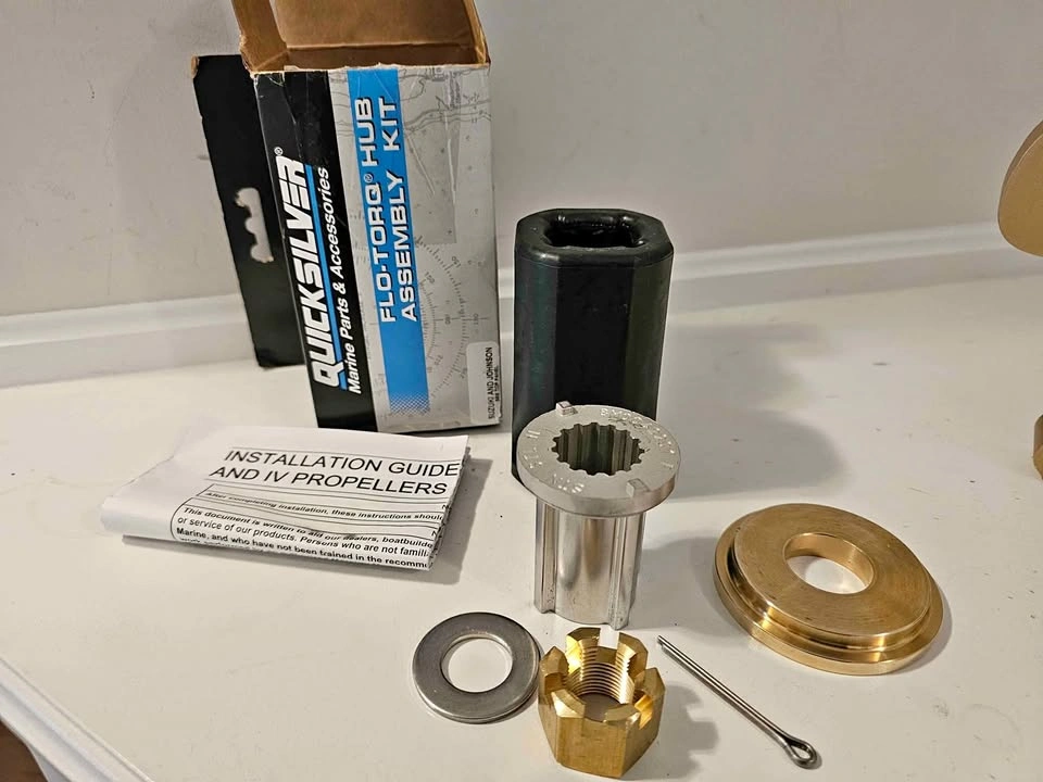 Quicksilver 835283Q1 Flo-Torq II Hub Kit Suzuki