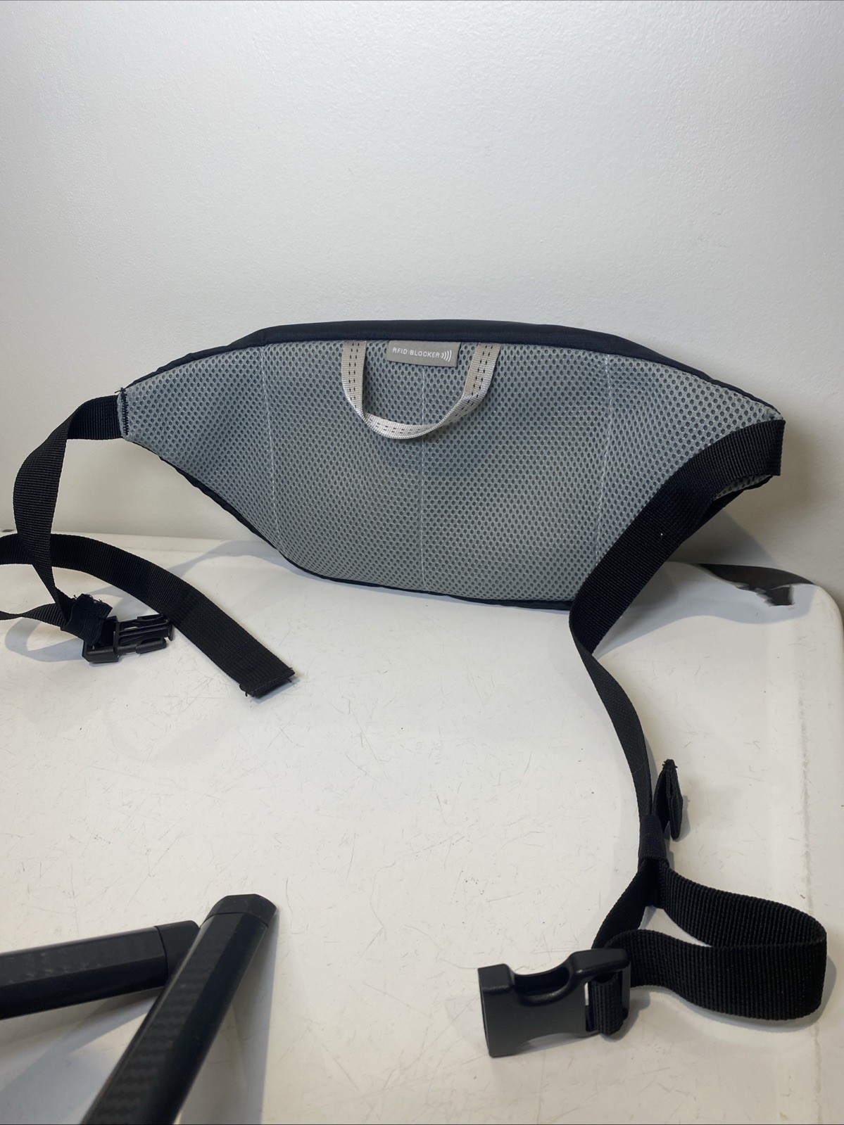 Eagle Creek Fanny Waist Pack Black Nylon w/ Zipper Dividers RFID - photo 2