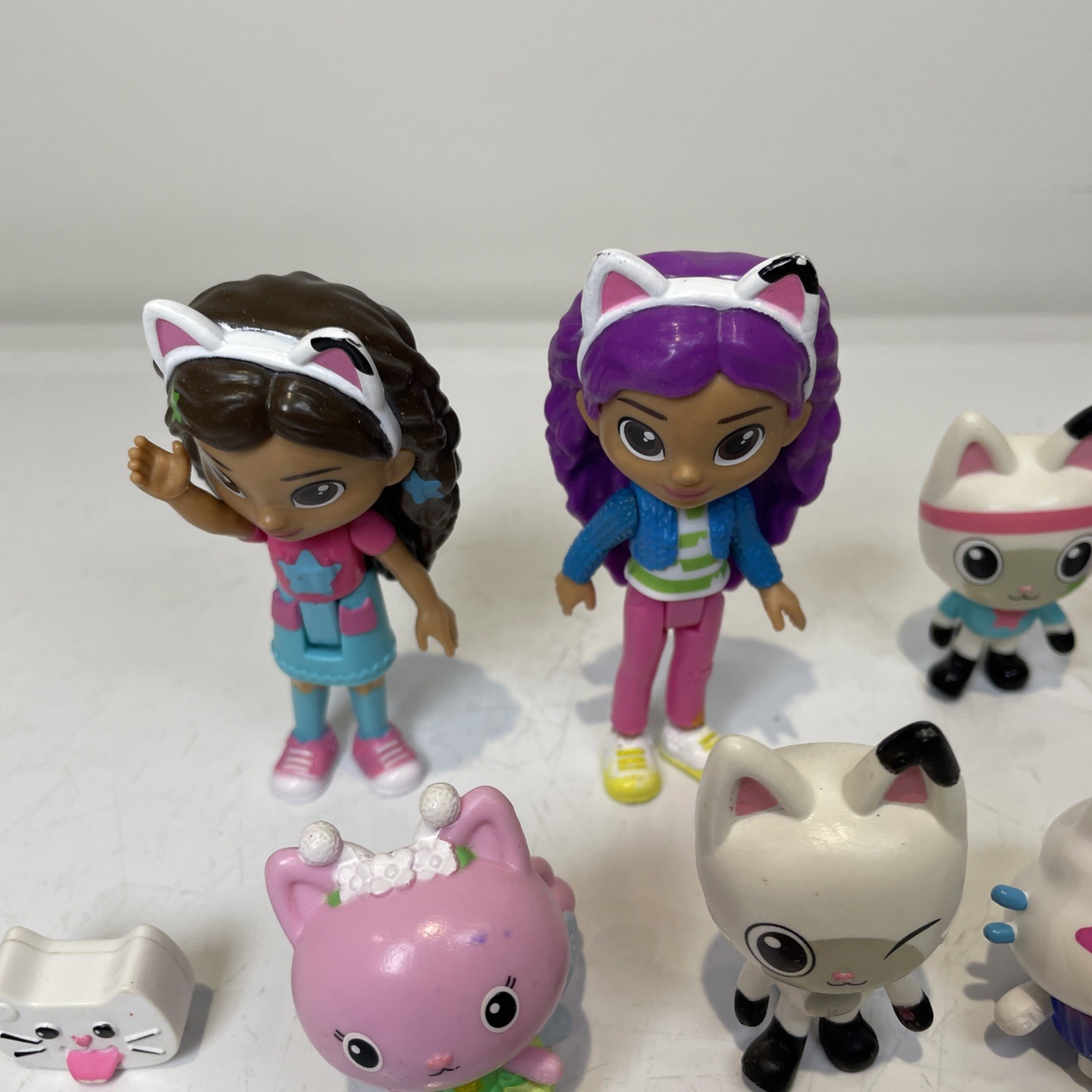 DreamWorks Gabby's Dollhouse Lot Figures - photo 2