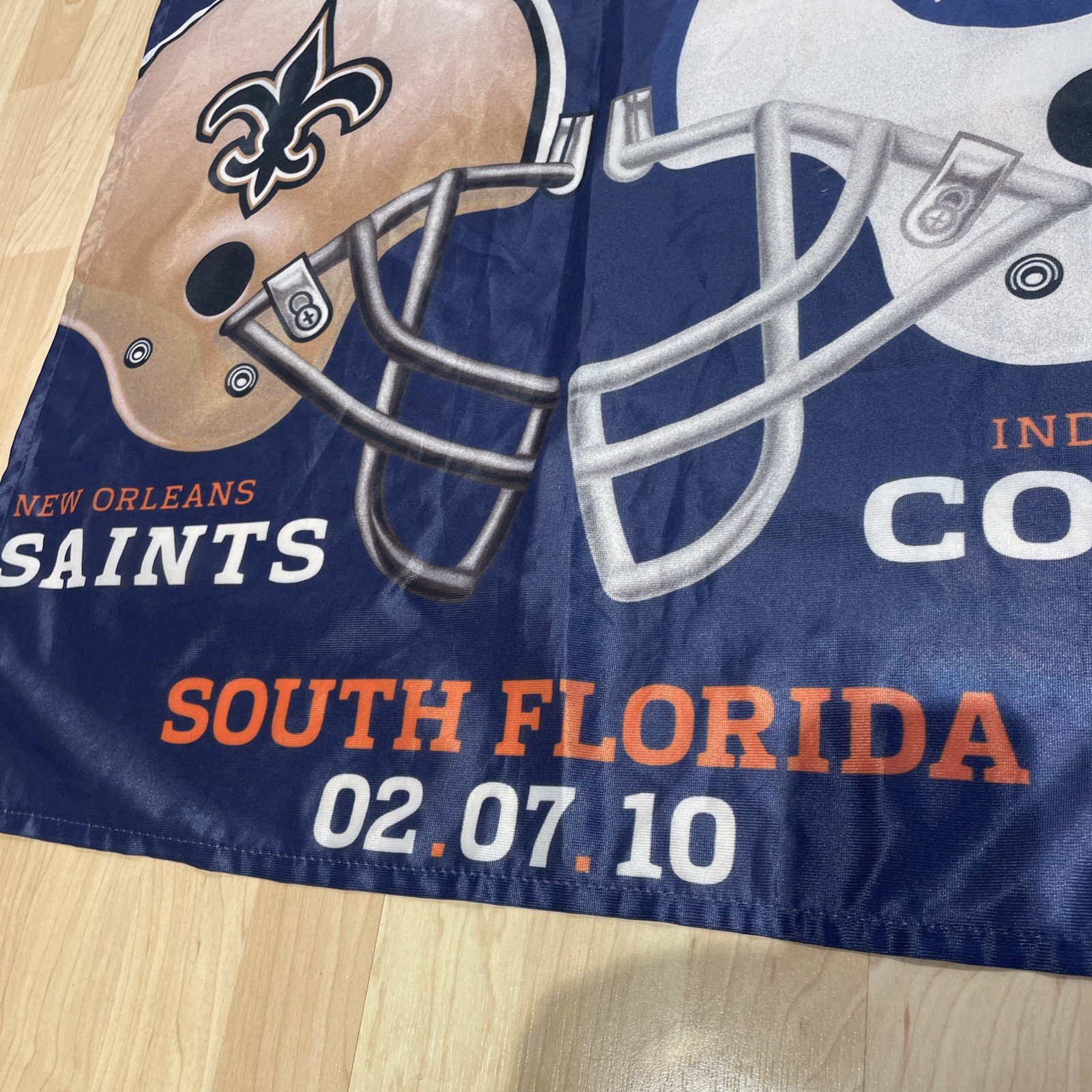Super Bowl XLIV Saints Vs Colts VERTICAL FLAG 34 X28 Winmark - photo 3