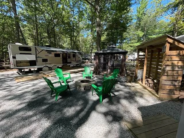 2019 Coachmen Freedom Express Travel Trailer - photo 3