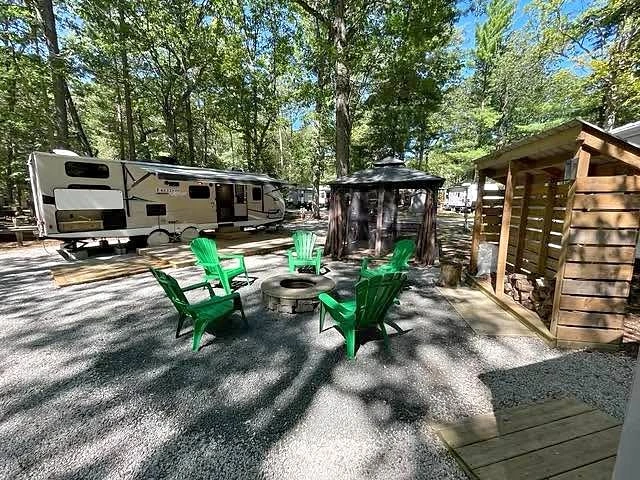 2019 Coachmen Freedom Express 275BHS Travel Trailer