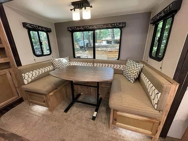 2019 Coachmen Freedom Express 275BHS Travel Trailer - photo 3
