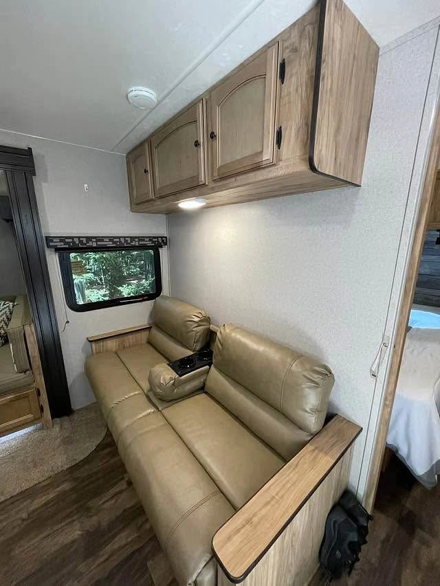2019 Coachmen Freedom Express 275BHS Travel Trailer - photo 4