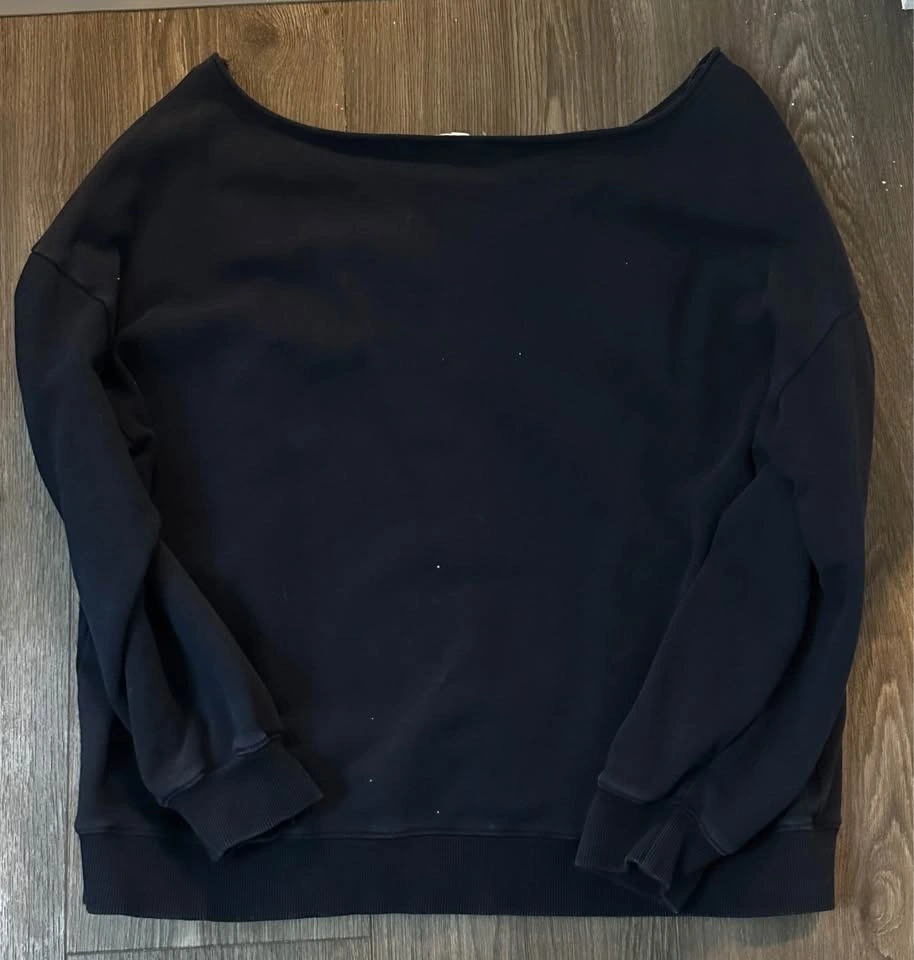 garage off the shoulder sweater - photo 2