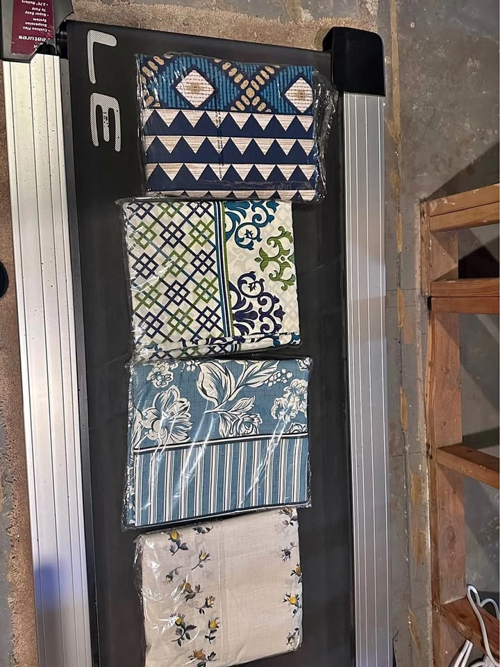 Queen Bed Sheet Set with 2 Pillow Cases - 100% Cotton