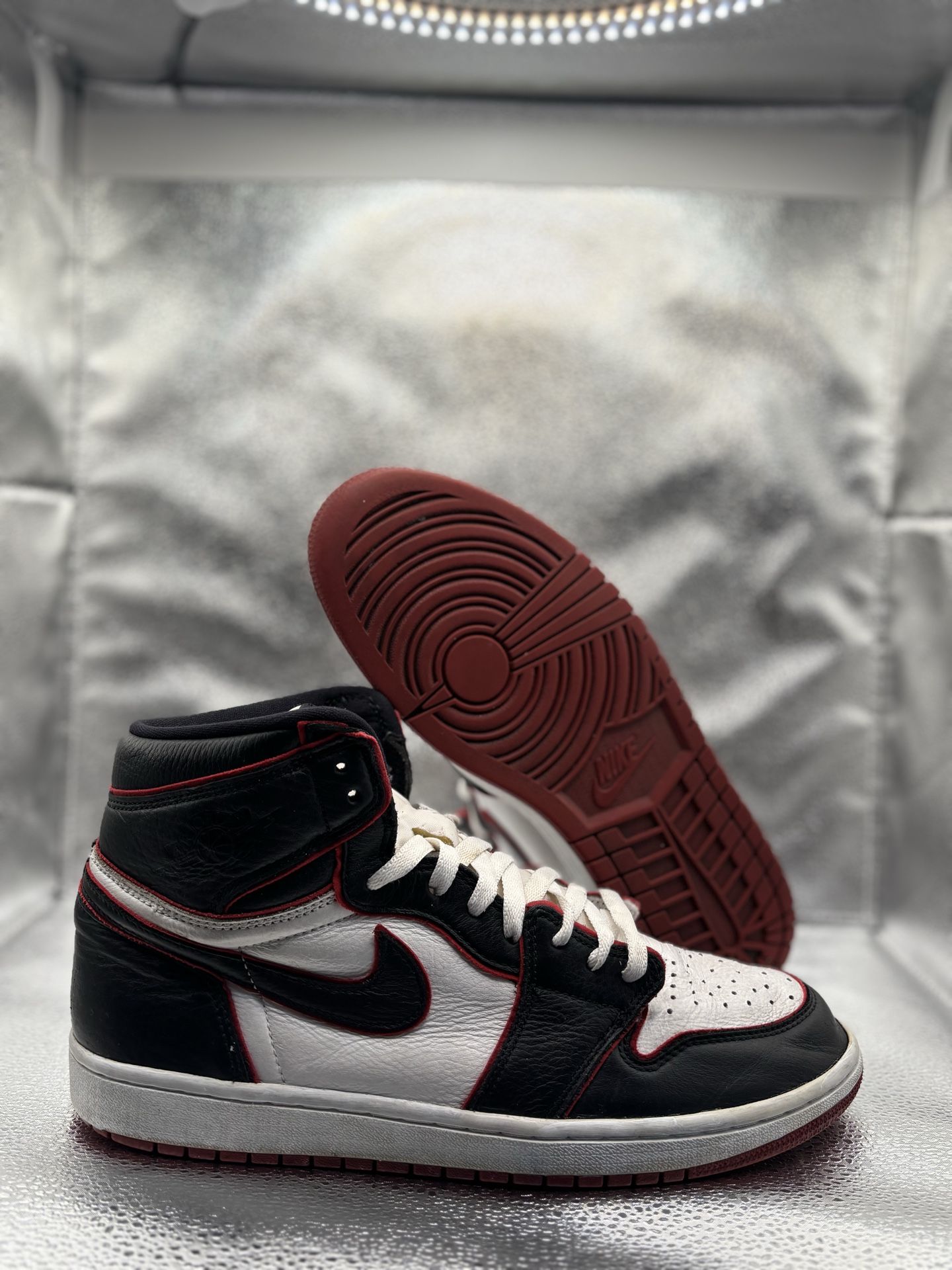 Air Jordan 1 High Bloodline