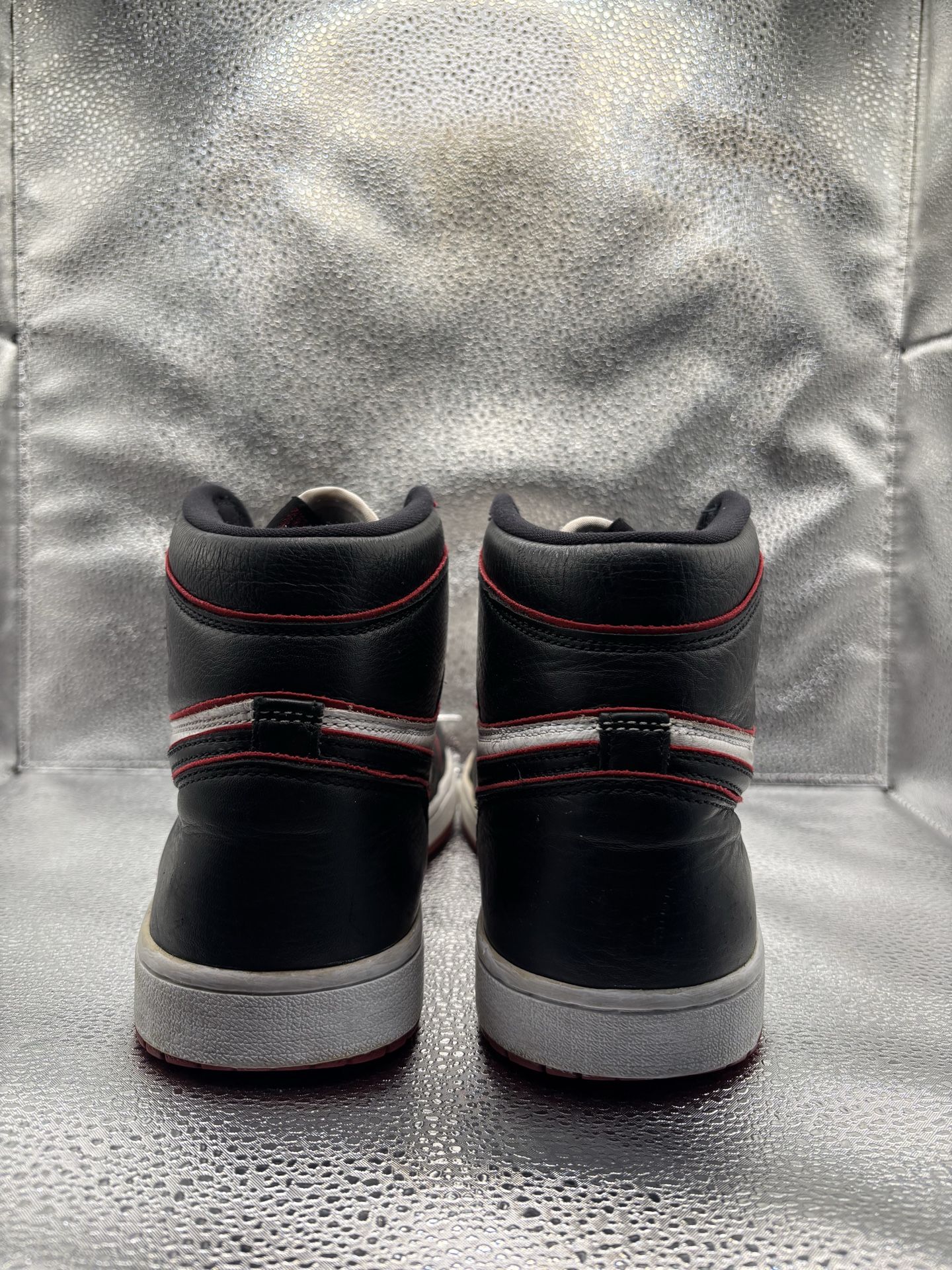 Air Jordan 1 High Bloodline - photo 4