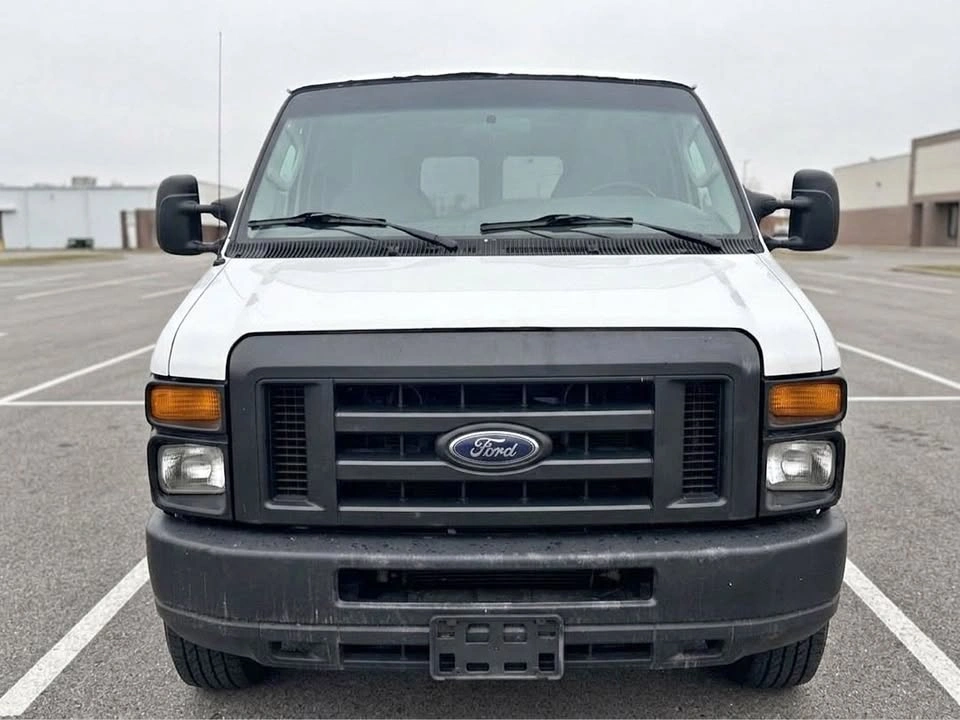 2008 Ford E-350 Super Duty Van