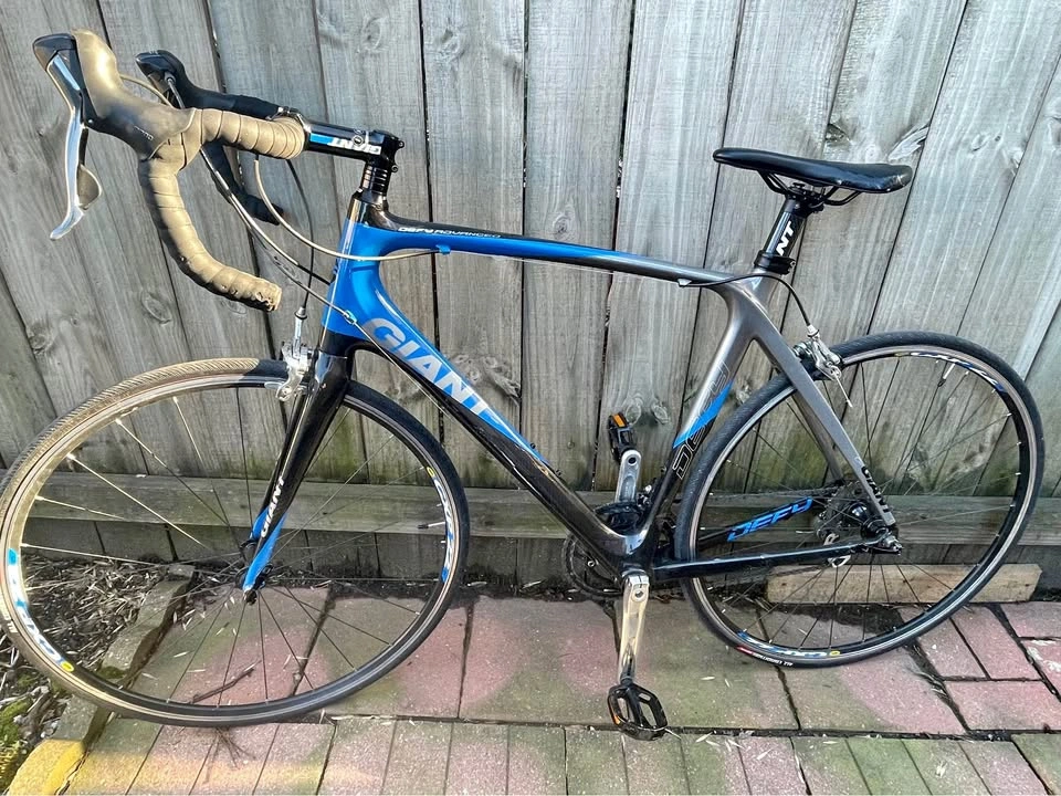 Giant Defy Alliance 1 Carbon Road Bike