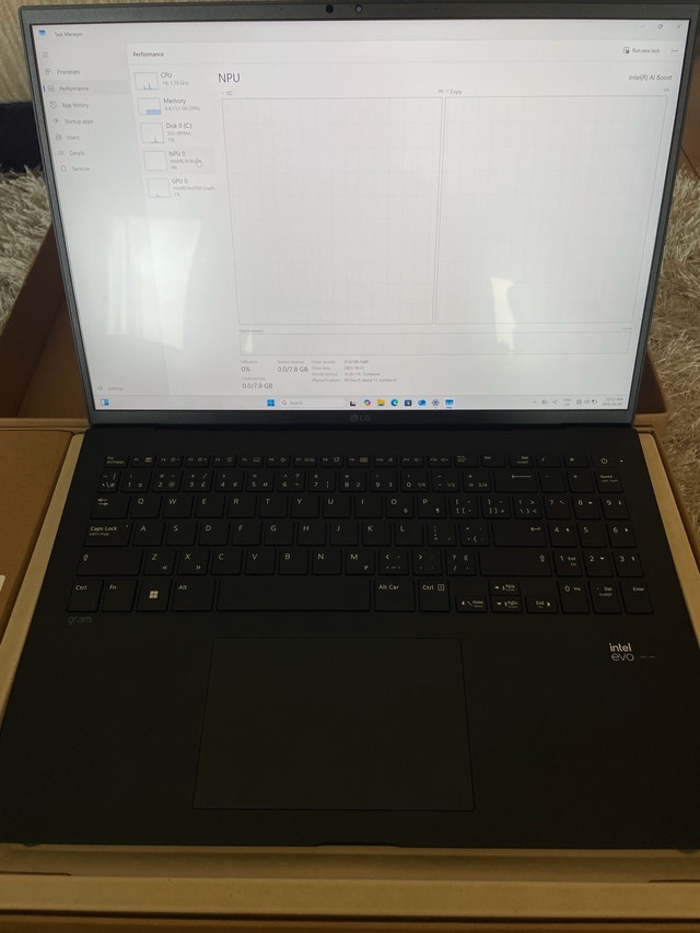LG Gram 16” Laptop - Core Ultra 7, 16GB, 1TB, Touchscreen - photo 3