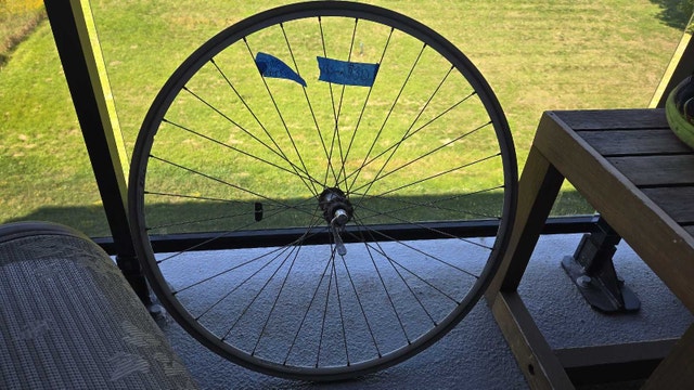 Road Bike Front Wheel - 700x13.5mm Campy Hub
