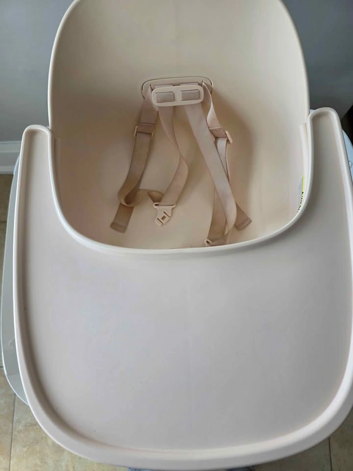 Lalo High Chair + Catchy Mat – Excellent Condition - photo 2