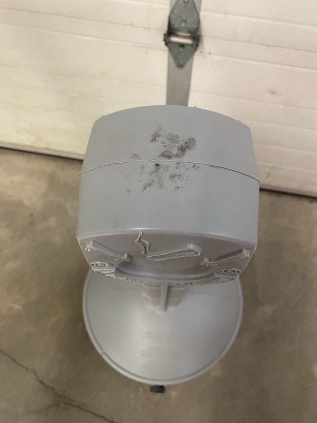 Smokers Cease-Fire Cigarette Receptacle - photo 3