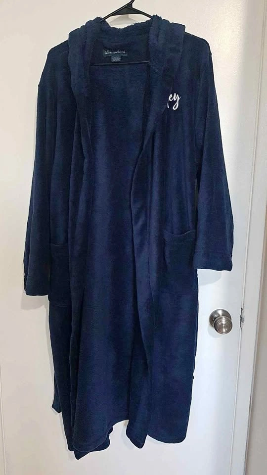 Leisureland WIFEY Plush Robe – Super Soft & Cozy