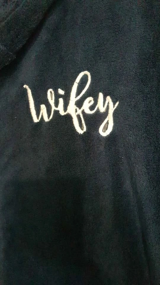 Leisureland WIFEY Plush Robe – Super Soft & Cozy - photo 2