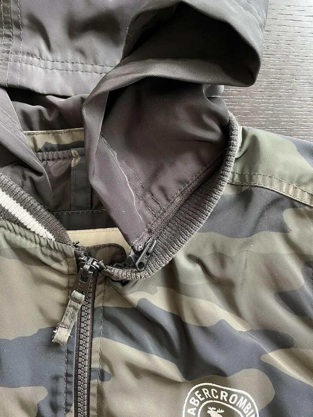 Kid's Abercrombie Light Jacket with Removable Hoodie - Size 13/1 - photo 3