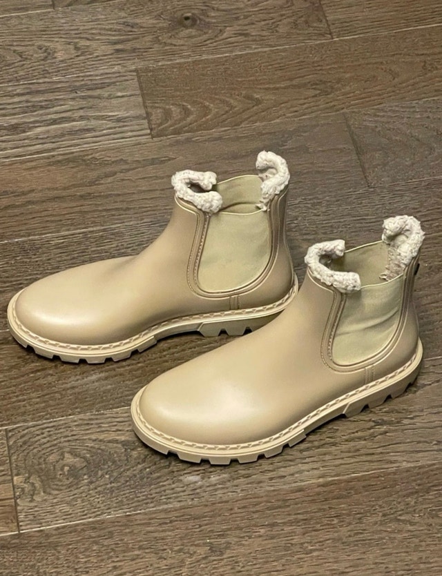 (Pending) Rain boots, size 39