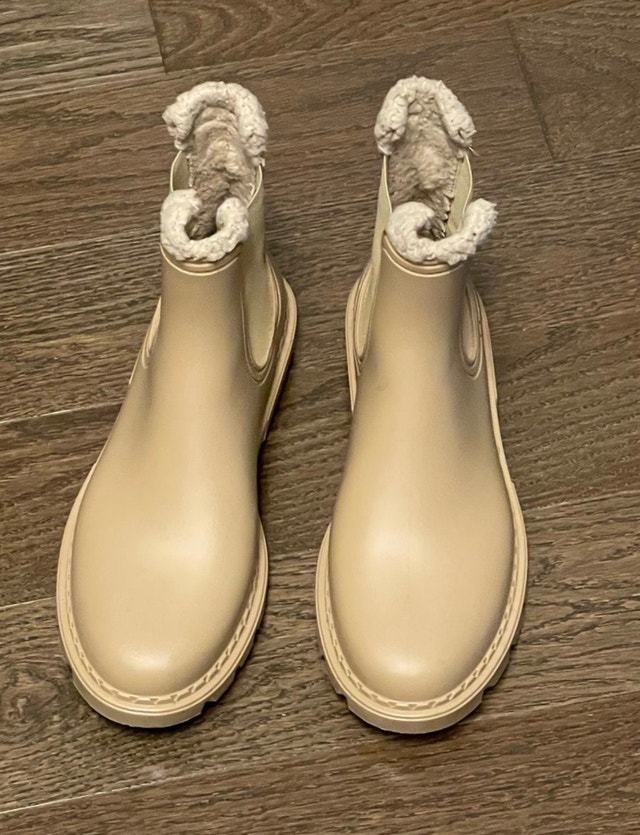 (Pending) Rain boots, size 39 - photo 2
