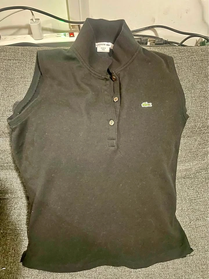 Size 42 Lacoste Black Sleeveless V-Neck Collared Shirt