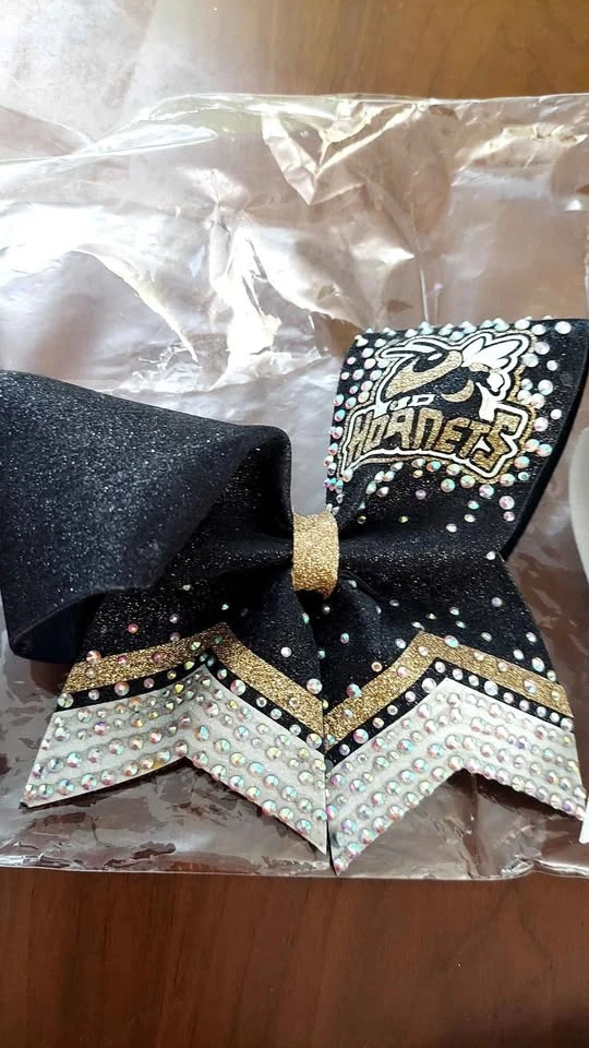 Cheerleader shoes and bows - photo 4