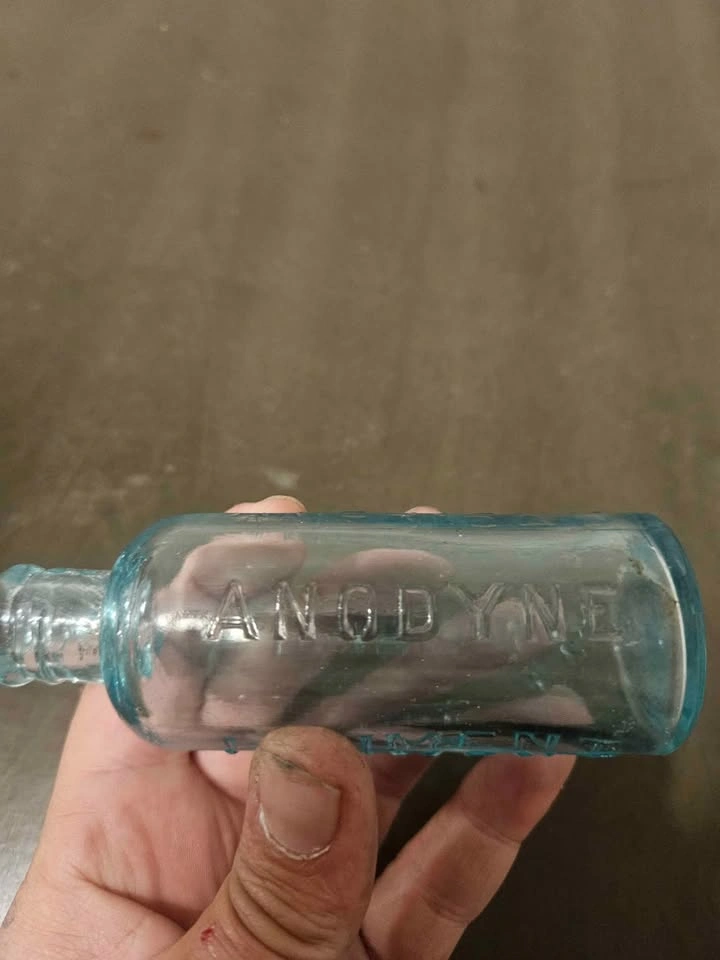 Vintage aqua bottles - photo 3