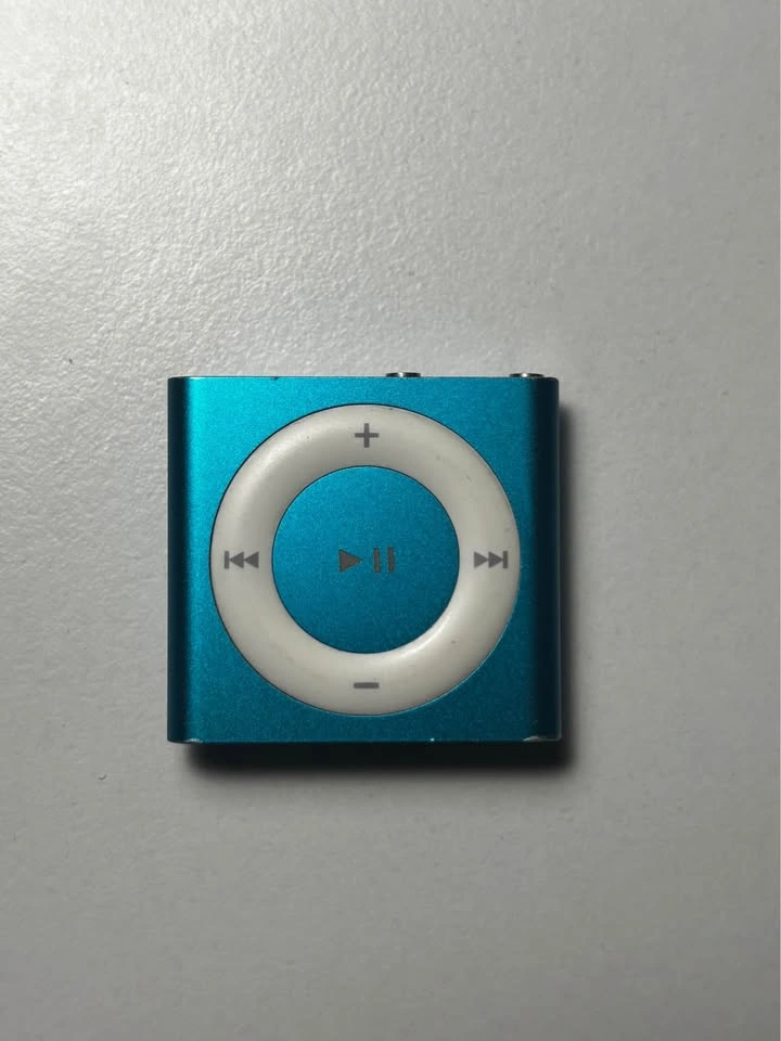 iPod Shuffle 4th Gen - photo 2