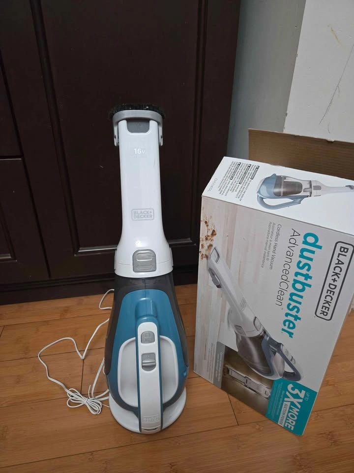 Black + Decker Cordless Hand Vacuum Cleaner - photo 2