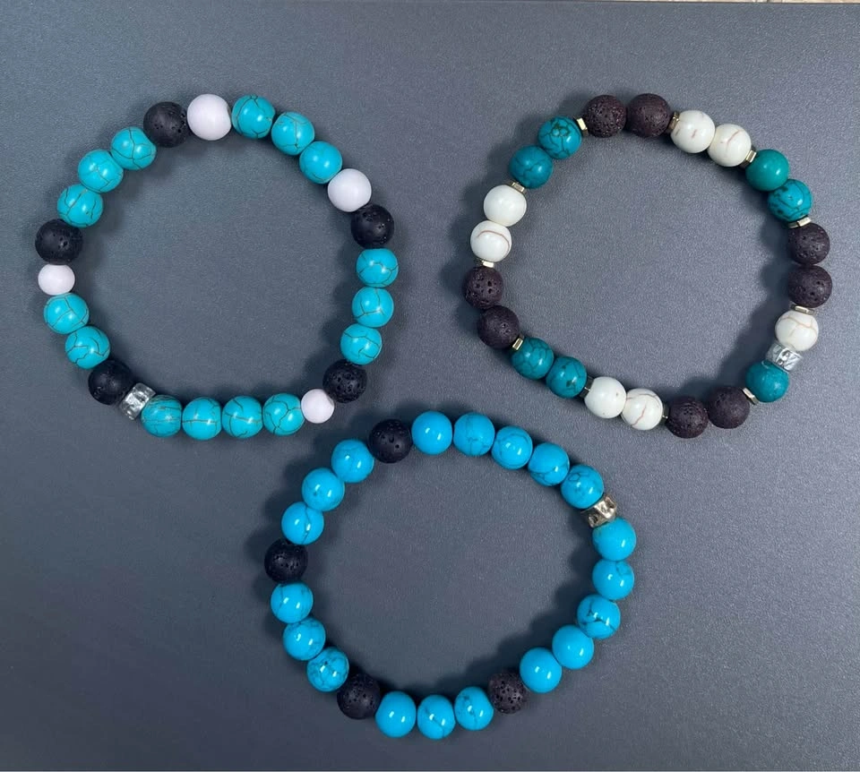 Set of three turquoise bracelets - photo 2