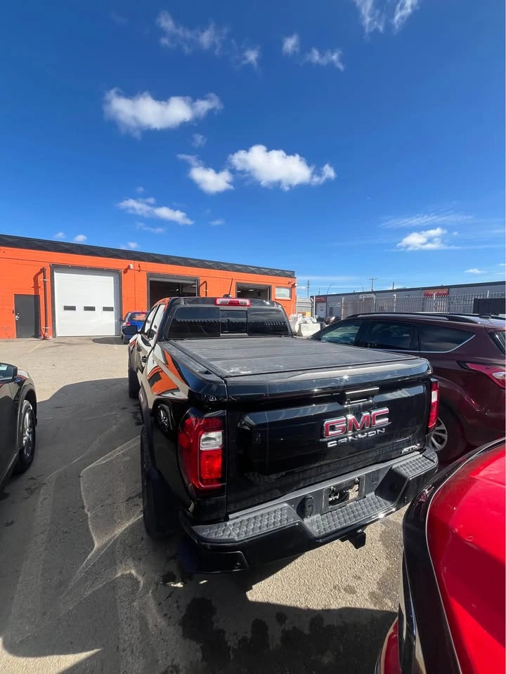 2024 GMC Canyon 4WD AT4 - photo 4