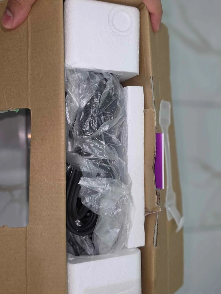 Salton Portable Induction Cooktop – Like New in Box - photo 4