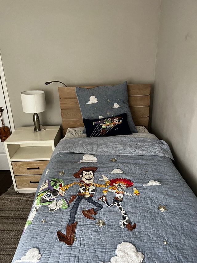 High End Kid Bedroom Set - Universal Furniture