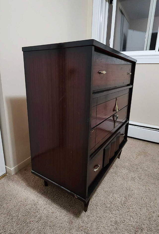 Vintage Dresser - photo 2