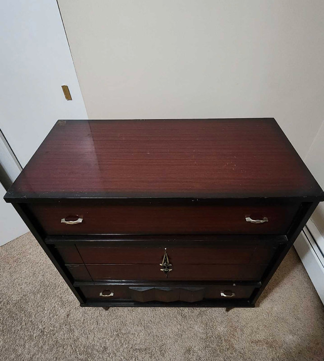 Vintage Dresser - photo 4