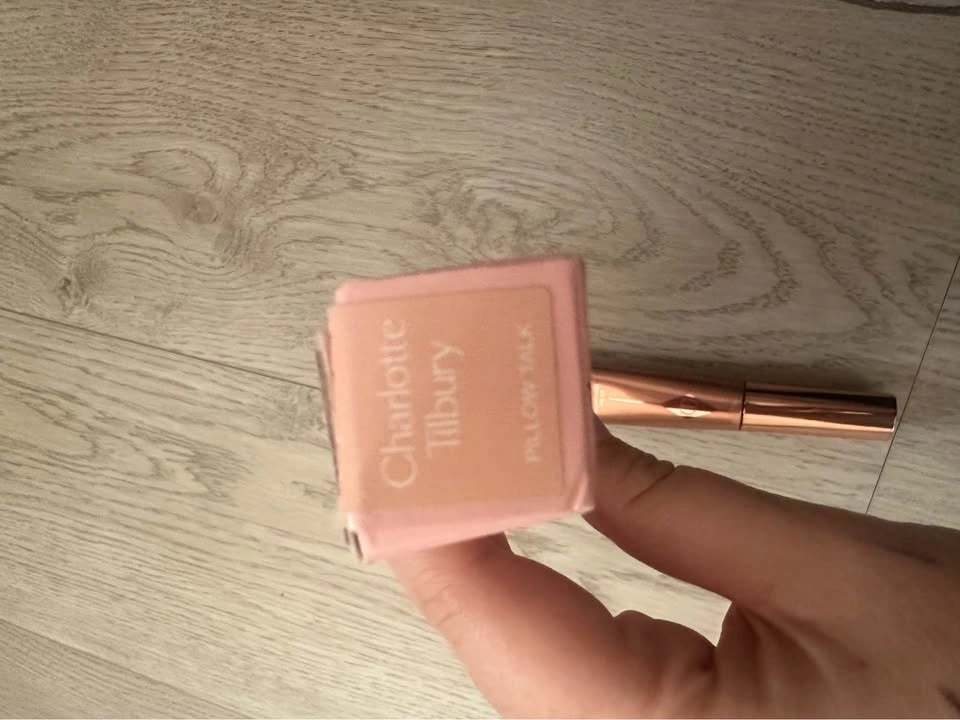 Charlotte Tilbury Highlighter Wand - Brand New! - photo 2