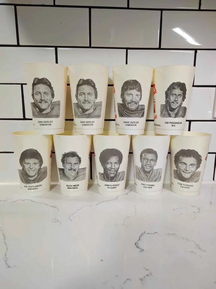 Vintage 80's CFL Macs Football Promo Cups x9 - photo 2