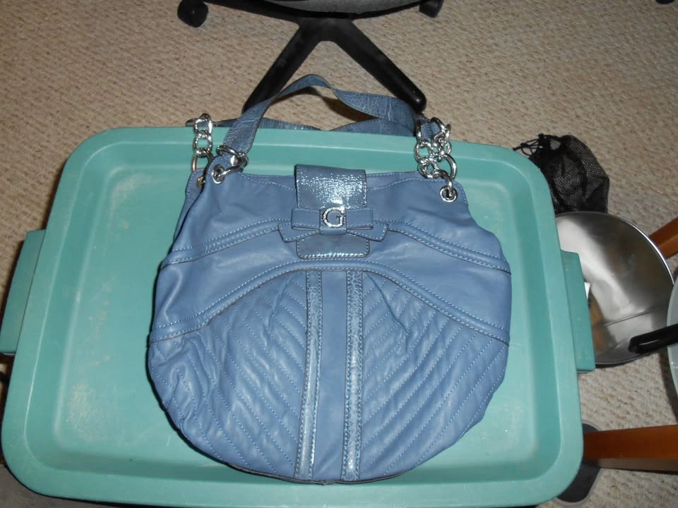 GUESS PURSE