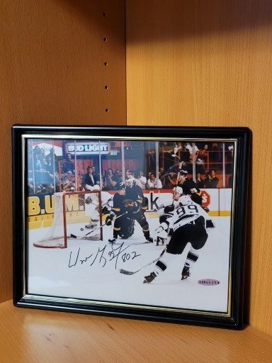 Signed Photo of Wayne Gretzky's 802nd Goal