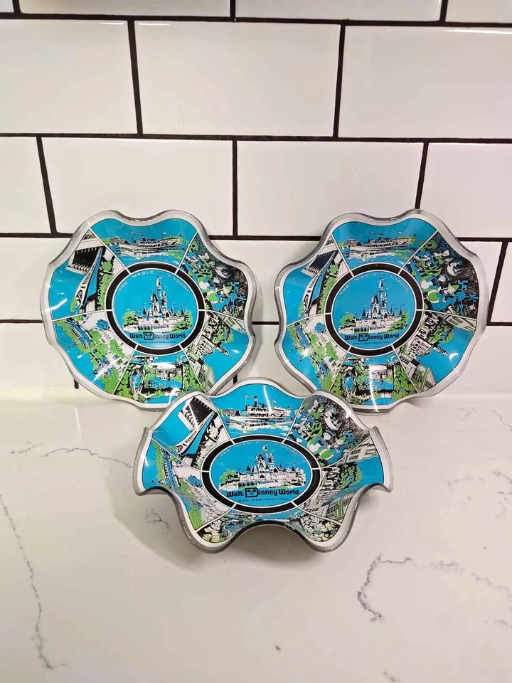 Vintage 70's Walt Disney World Magic Kingdom Souvenir Plates