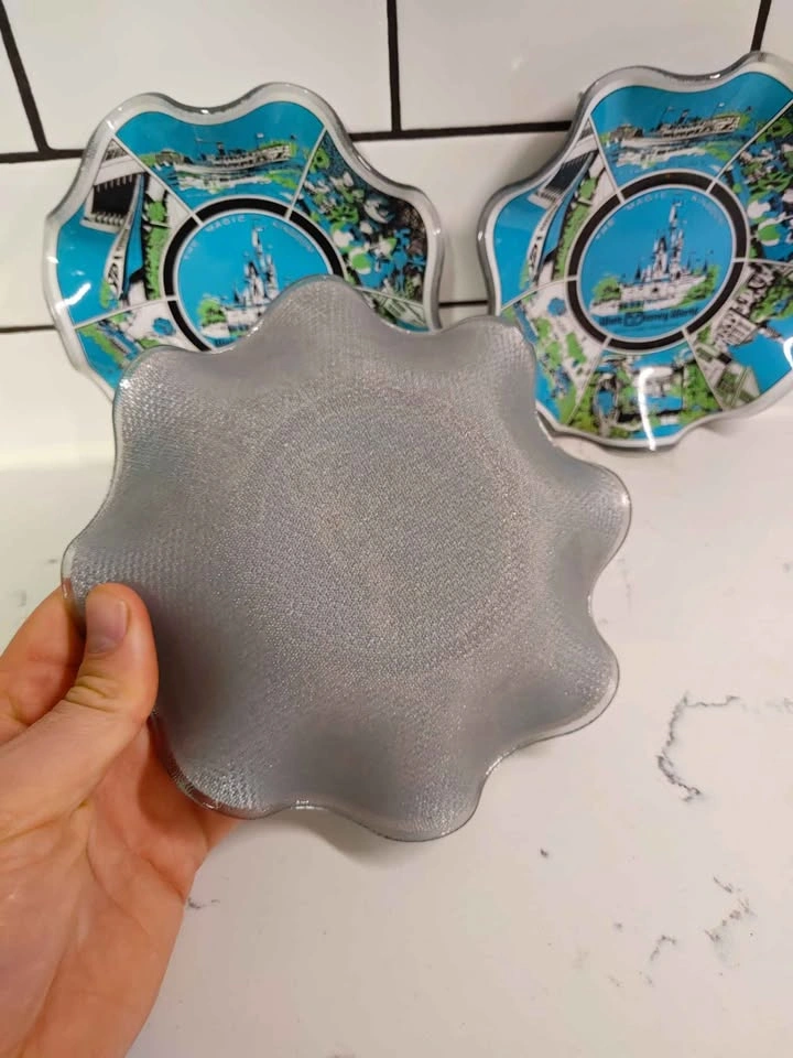 Vintage 70's Walt Disney World Magic Kingdom Souvenir Plates - photo 4