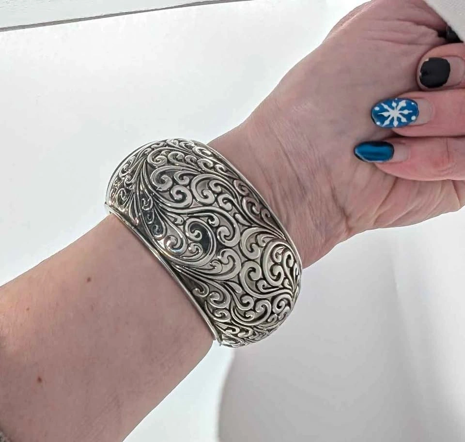 Vintage Silver Tone Thick Hinge Bracelet Textured