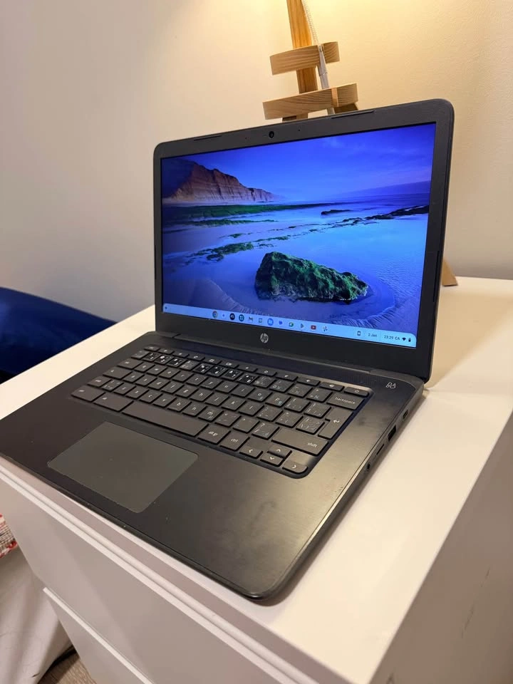 HP Chromebook 14 Laptop - Good Condition, Works Perfectly - photo 2