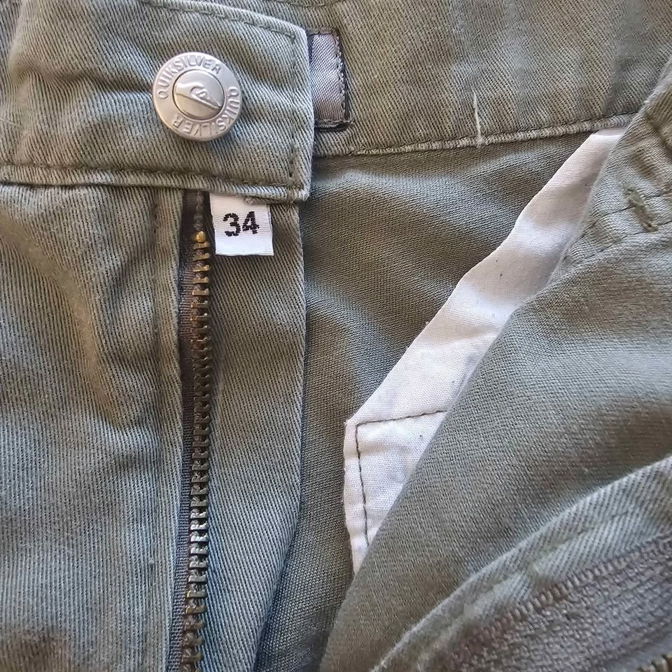 Quiksilver Men’s Cargo Shorts Size 34 - photo 2