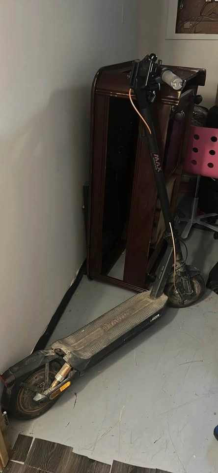 Electric Scooter & Accessories AND TWO YEAR WARRANTY - photo 2