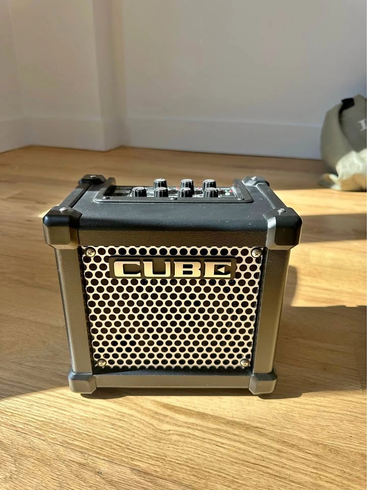 Roland CUBE Mini Guitar Amp