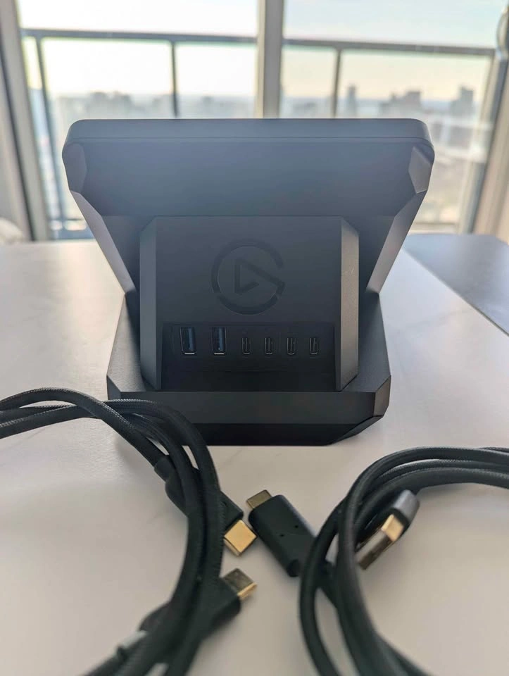 Elgato Stream Deck+ + USB Hub Bundle (Like New) - photo 2