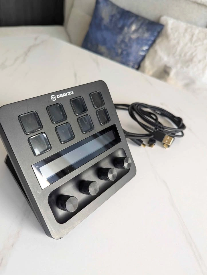 Elgato Stream Deck+ + USB Hub Bundle (Like New) - photo 3