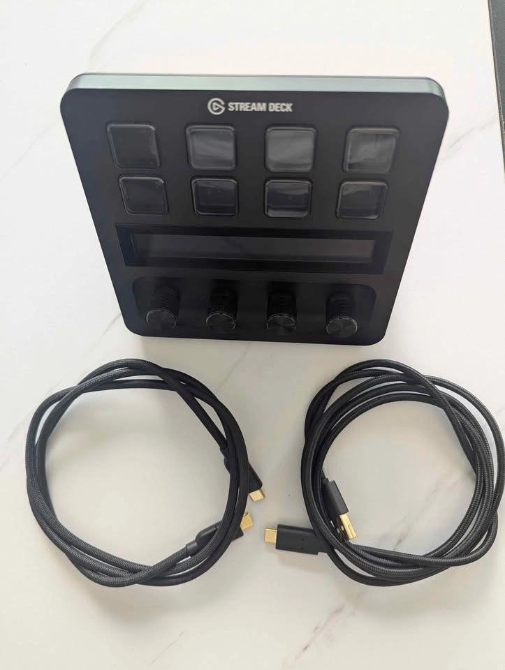 Elgato Stream Deck+ + USB Hub Bundle (Like New) - photo 4